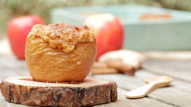 Maçã Recheada com Crumble