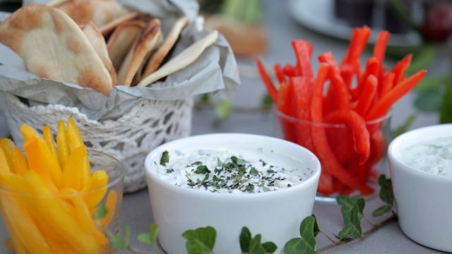 Dip de Queijo Roquefort, Alho e Ervas Aromáticas
