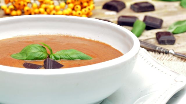 Sopa de Tomate com Chocolate Preto