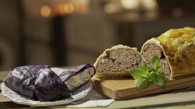 Rolo de carne embrulhado em massa folhada