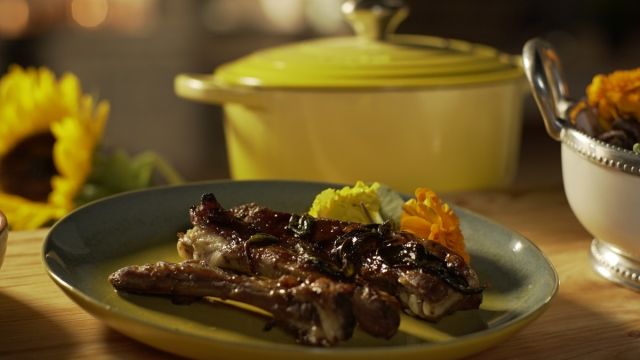 Entrecosto no forno com salva e mel