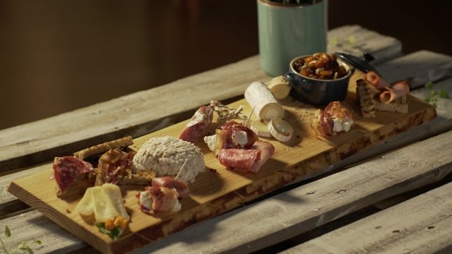 Queijos, enchidos e chutney de abóbora