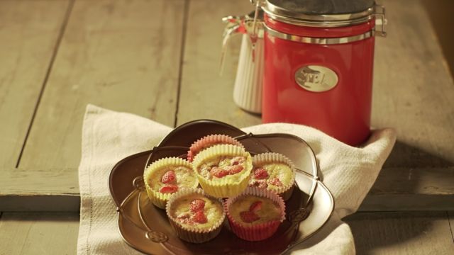 Queijadinhas de Requeijão e Morangos