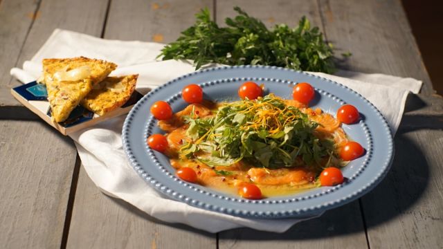 Carpaccio de Salmão com Tortilha