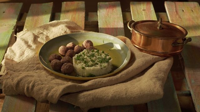 Almôndegas de Feijão com Arroz de Ervilhas