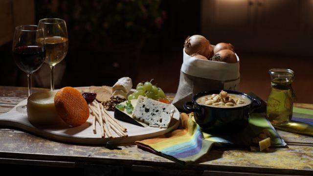 Sopa de cebola com queijo