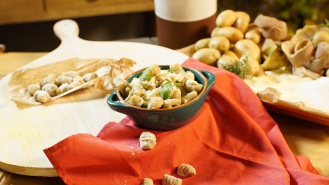 Gnocchi de batata doce com molho de 4 queijos