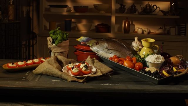 Tomate chucha recheado com mousse de tamboril