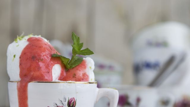 Farófias de Microondas com Morangada