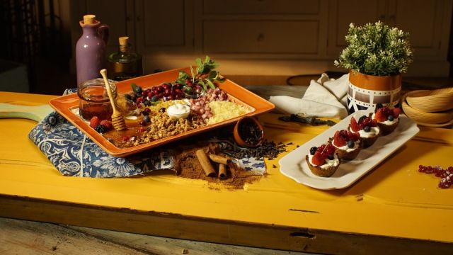 Mini Tartes de Cereais com Iogurte e Frutos Vermelhos