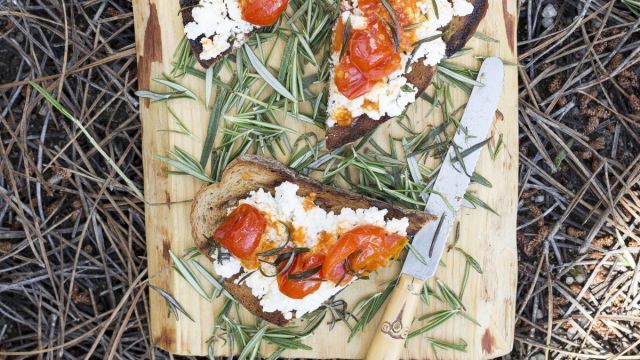 Torradinhas de Requeijão Aromático