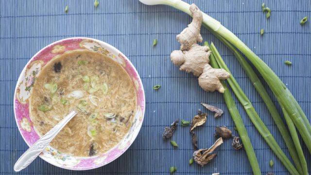 Sopa Chinesa de Ovo e Cogumelos