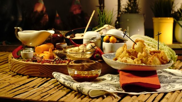 Wonton De Porco Com Molho Agridoce