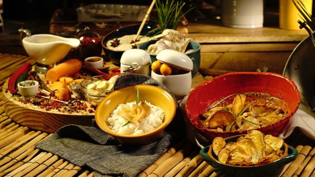 Caril Massaman com Carne de Vaca, Batata Doce e Cebola