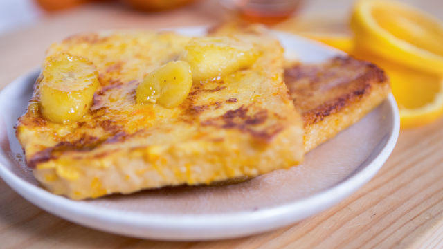 French Toast com Bananas e Laranja
