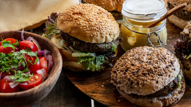 Hambúrguer de Quinoa e Feijão