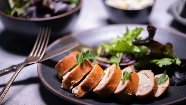 Roti de Frango Recheado com Requeijão e Pêra