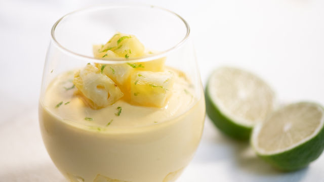 Bolo de Banana, Ananás e Mousse de Manga