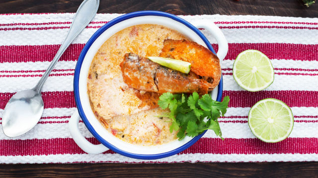 Sopa de Tomate, Leite de Côco e Sardinha
