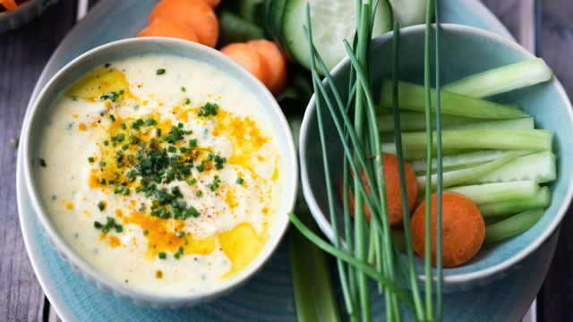Dips de Cenoura e Pepino com Molho de Iogurte