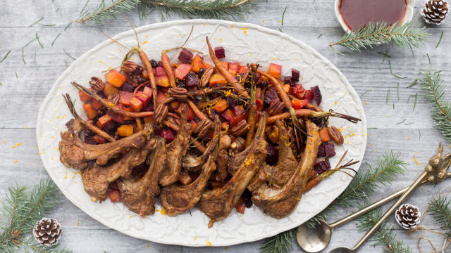 Costeletas de Borrego com Legumes Assados e Frutos Secos