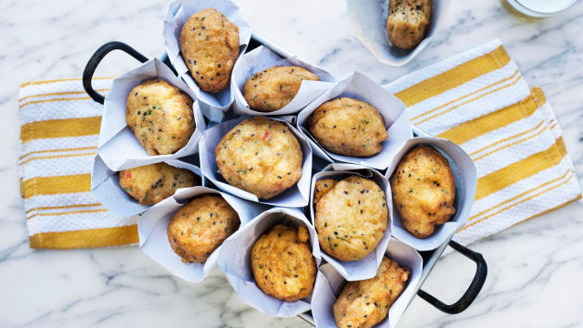 Pataniscas de Ovas de Bacalhau, Pimento e Cebolinho