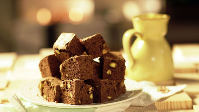 Brownie de Azeite, Pistácios e Pimenta Rosa