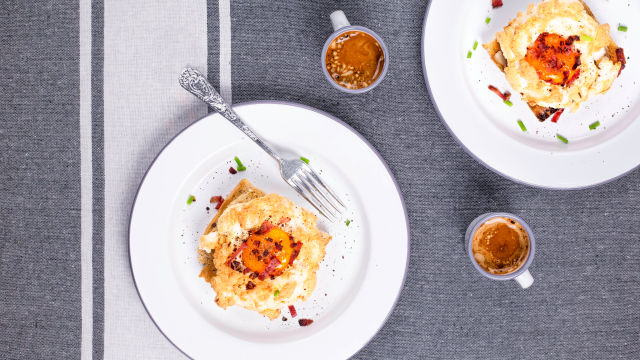 Ovos Nuvem com Pimentão e Parmesão