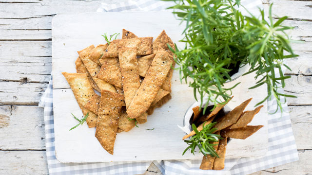 Tostas Rústicas de Alecrim e Pimenta Preta