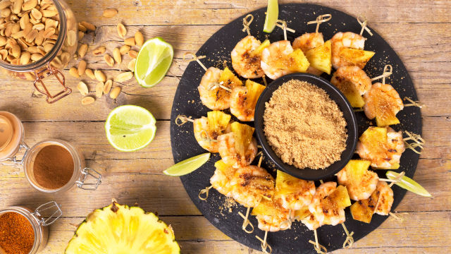 Espetadinhas de Camarão e Abacaxi