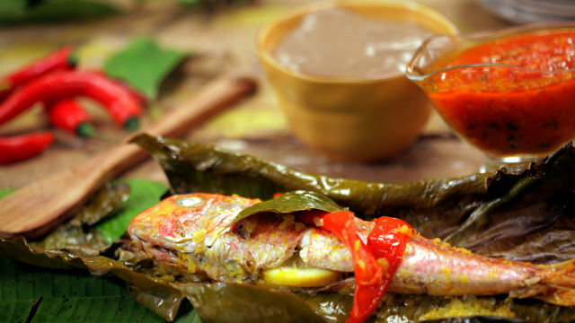 Peixe em Folha de Bananeira e Fufu