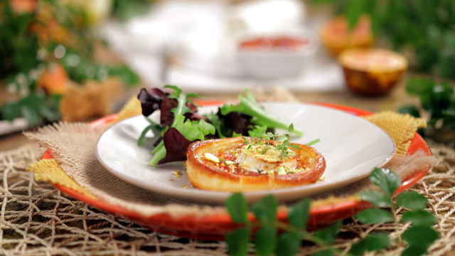 Folhado de Queijo de Cabra com Doce de Goiaba