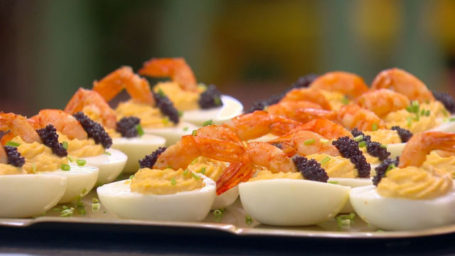 Ovos Recheados com Camarão e Ovas