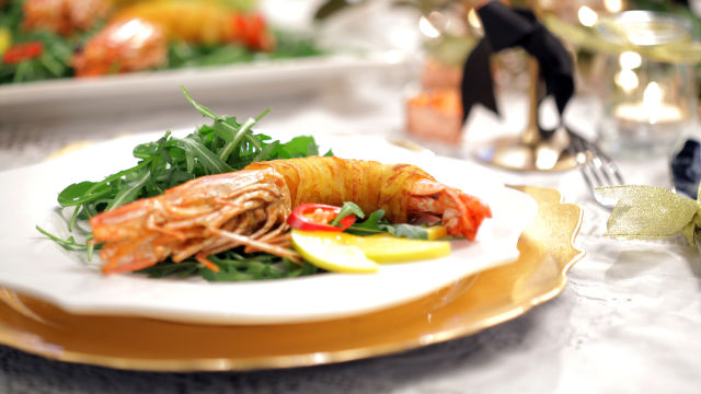 Camarões Enrolados em Batata