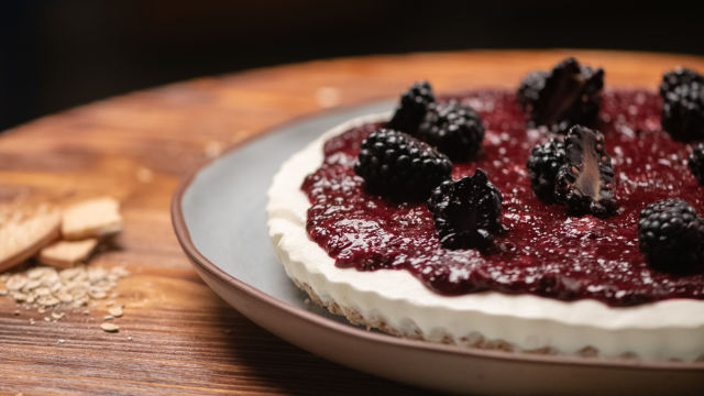 Falso Cheesecake de Skyr e Amoras