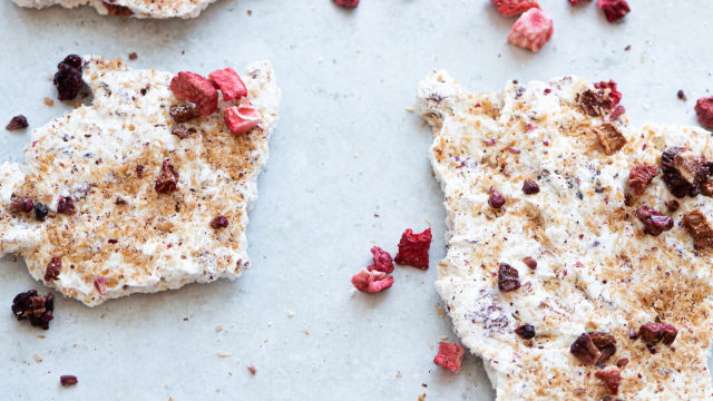 Chips de Suspiro com Fruta Liofilizada