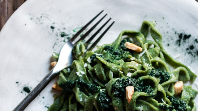 Tagliatelle de Espirulina e Pesto