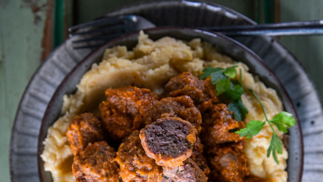 Almôndegas com Puré de Batata