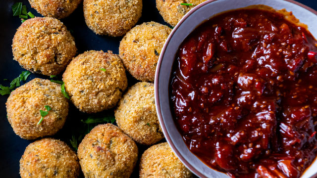 Bolinhas de Couscous com Chutney de Tomate