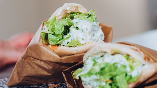 Pita Vegetariana com Molho de Iogurte