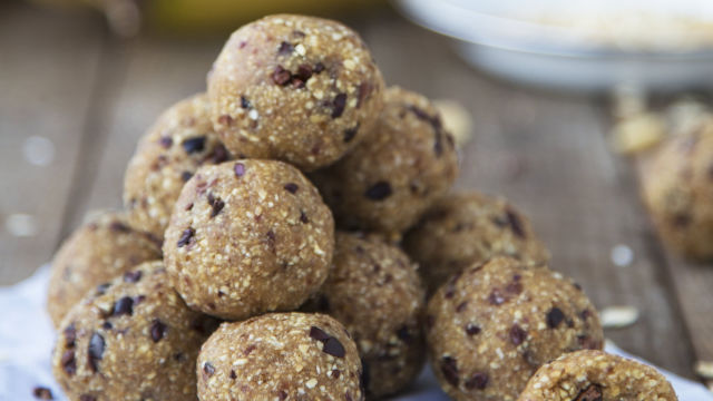 Bolas  Energéticas  de Amendoim,  Aveia  e  Banana