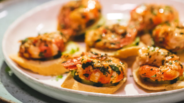 Camarões Picantes com Redução de Tangerina e Lima