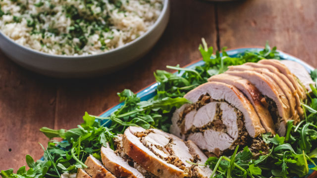 Perú Estufado com Sementes de Mostarda e Arroz de Sementes de Coentros