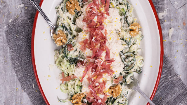 Pepinete com Creme de Nozes