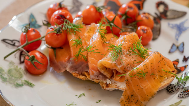 Tosta de Salmão com Requeijão