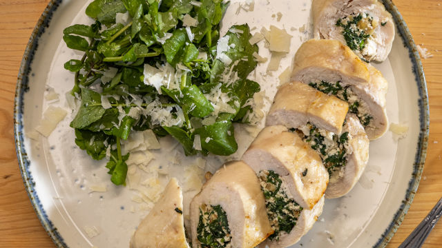 Peito de frango, Requeijão e Espinafres