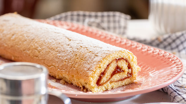 Torta de Pão-de-Ló e Doce de Tomate