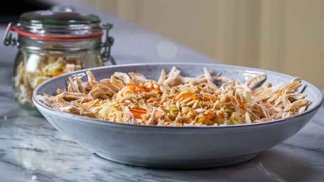 Salada de Couve-Coração com frango e maçã