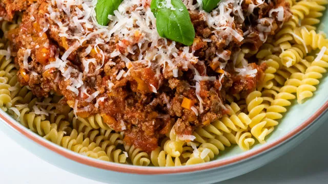 Bolonhesa de Carne com Fusilli e Lasanha de Atum
