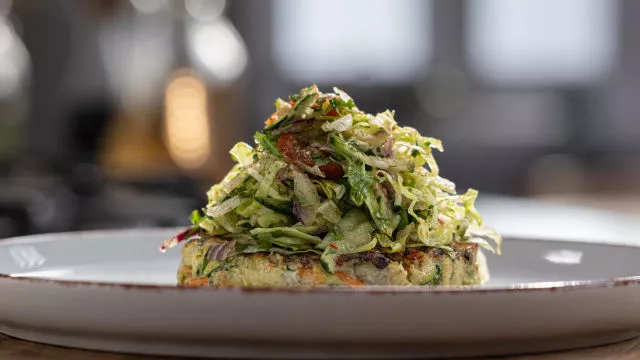 Bolinhos de Peixe com Salada